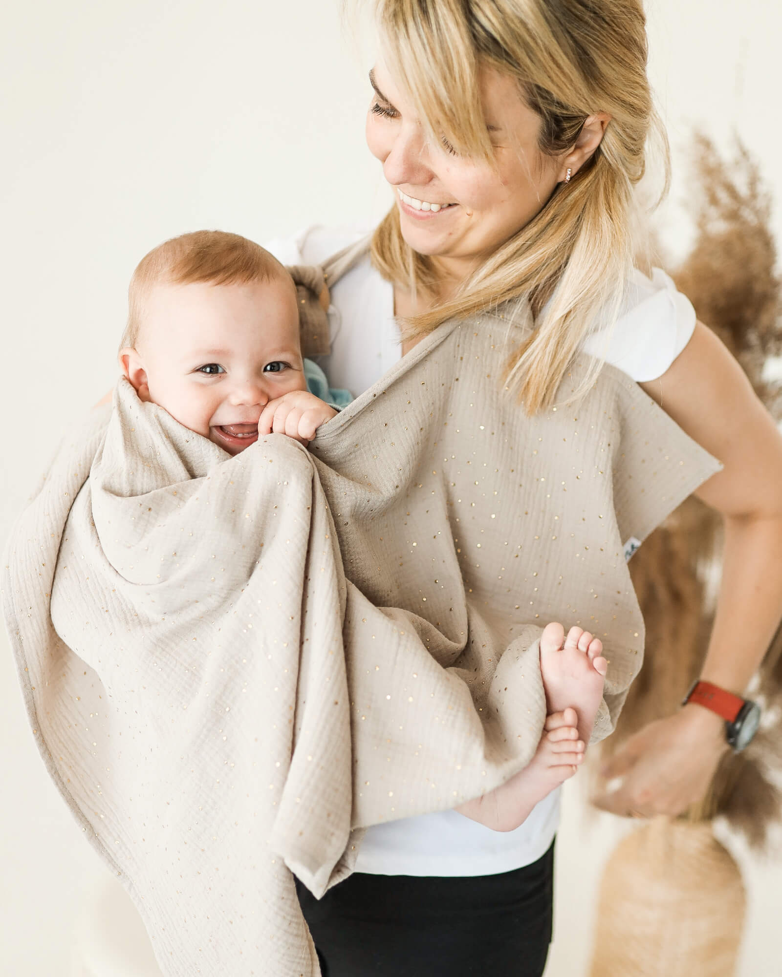 Baby Breastfeeding Covers Canada – Foxandfawnbaby