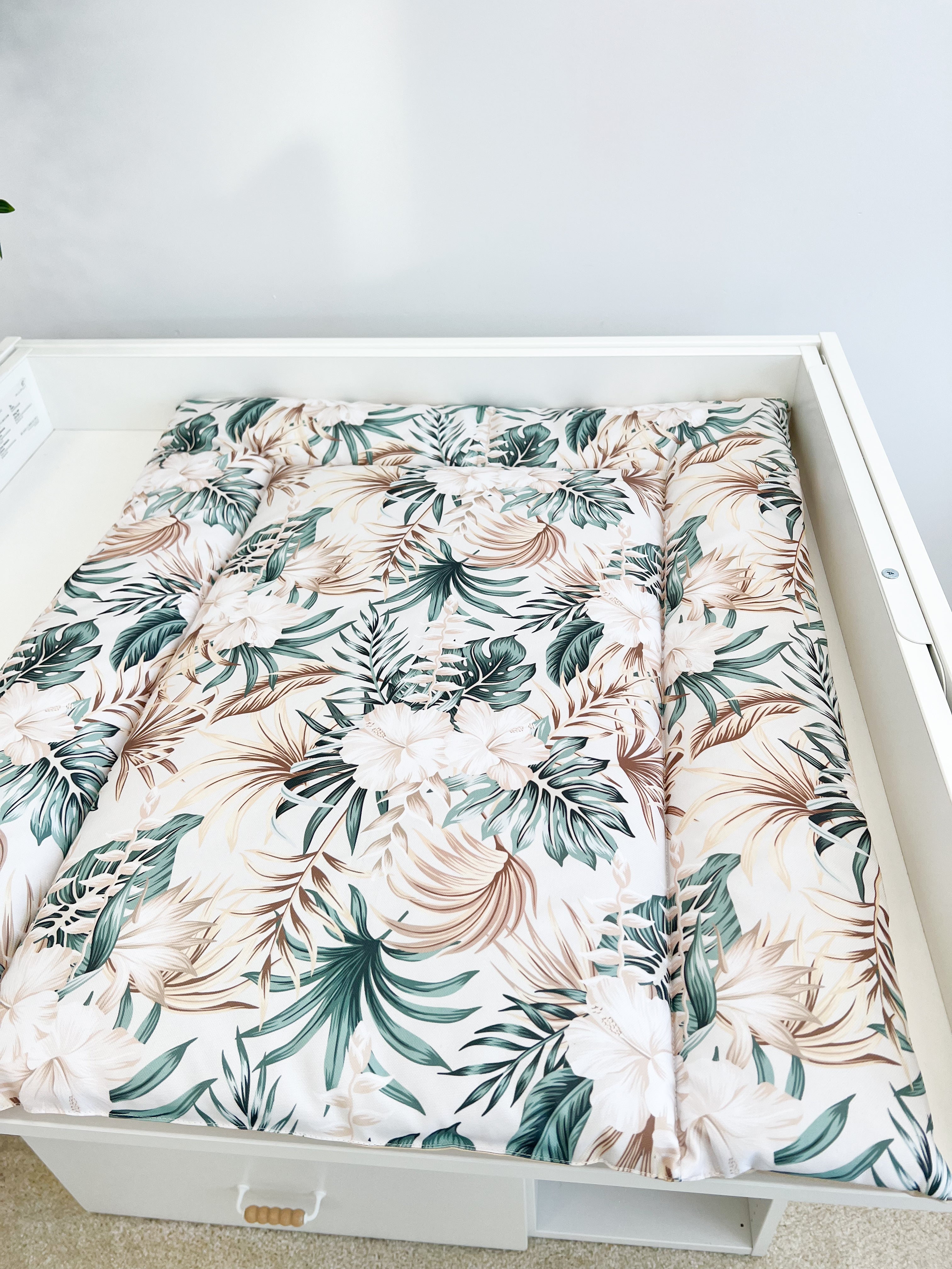 Waterproof changing pad - PALM LEAVES 64 x 77 cm