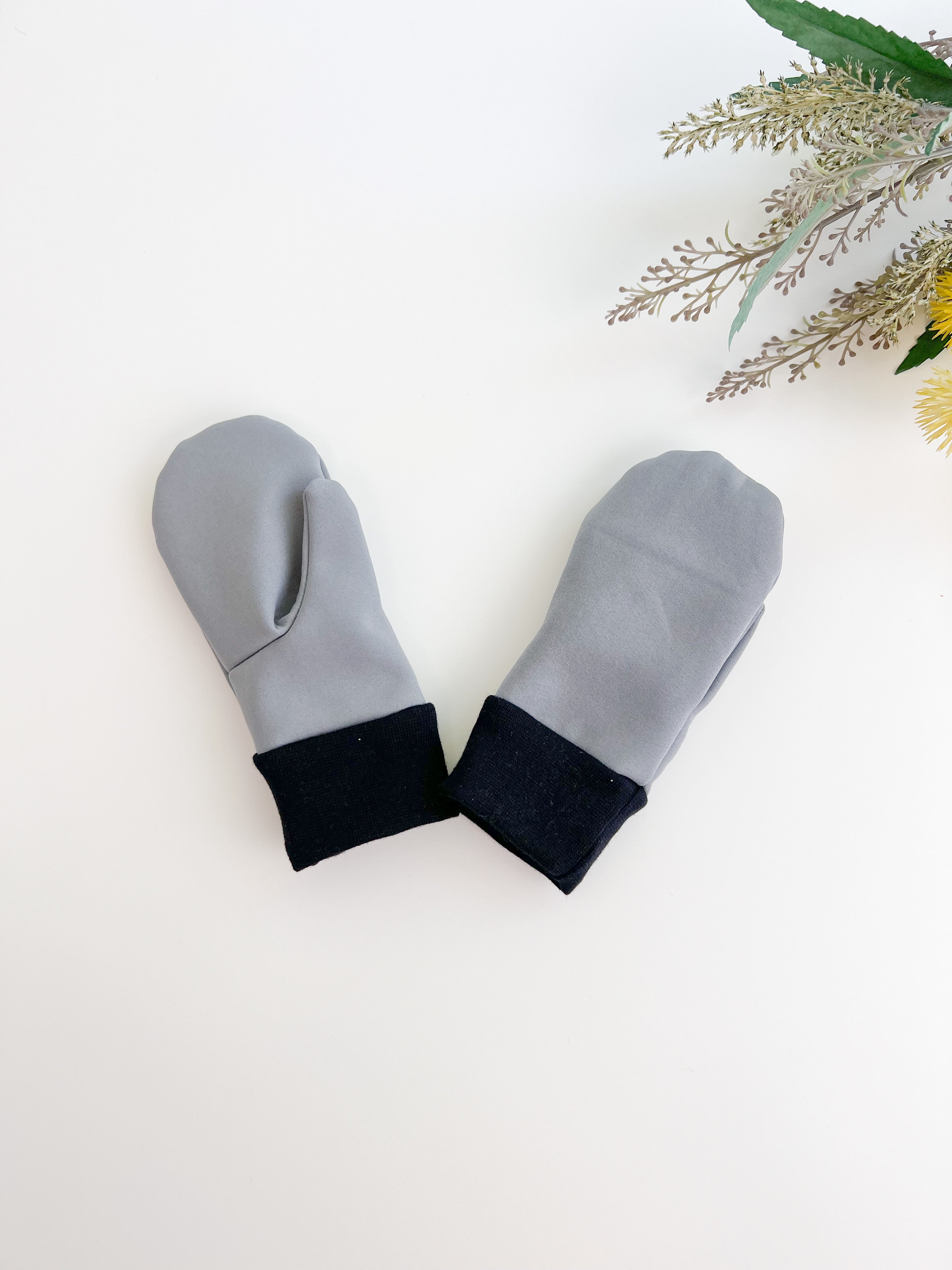 Baby mittens - Gray