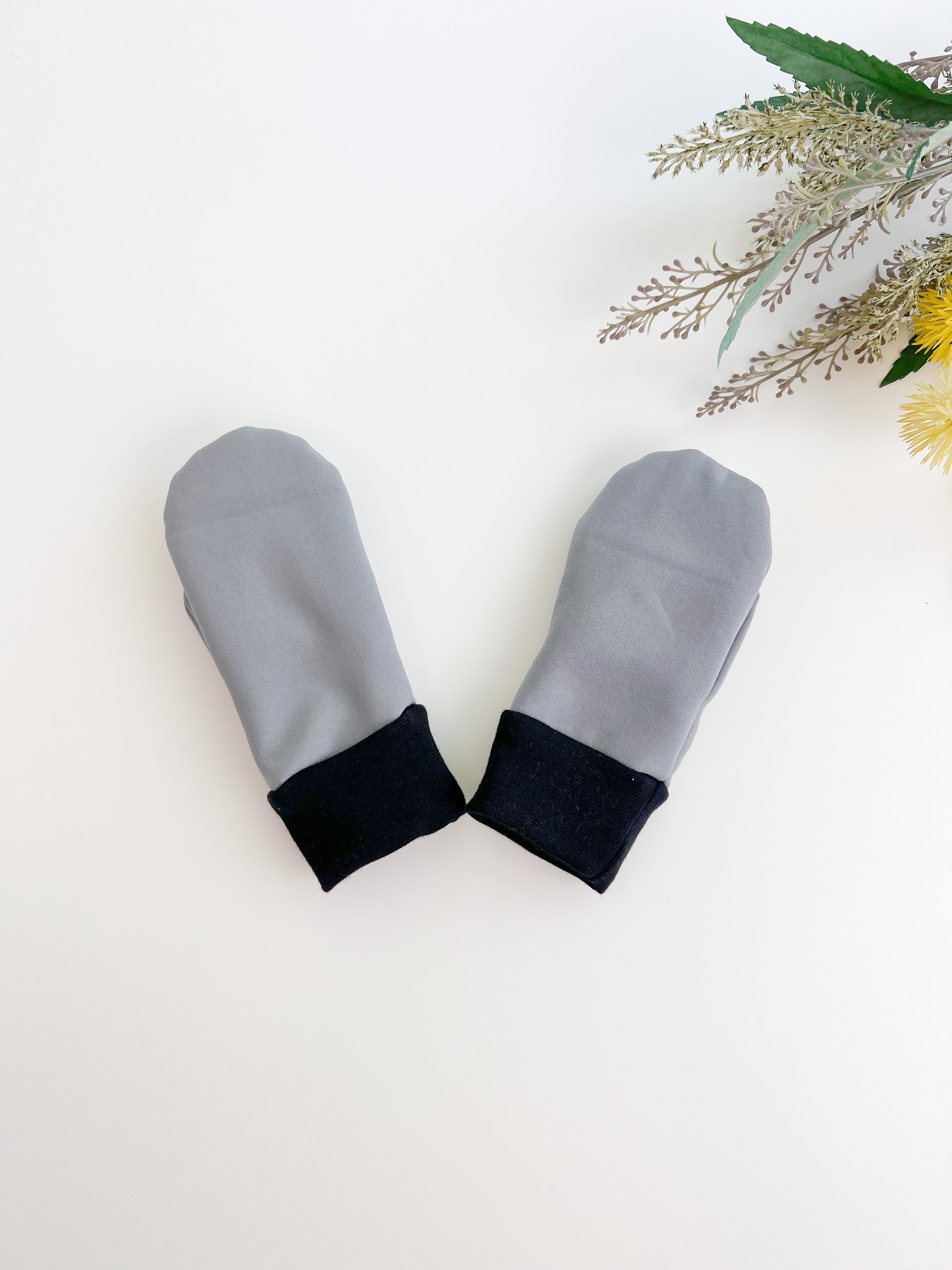 Baby mittens - Gray