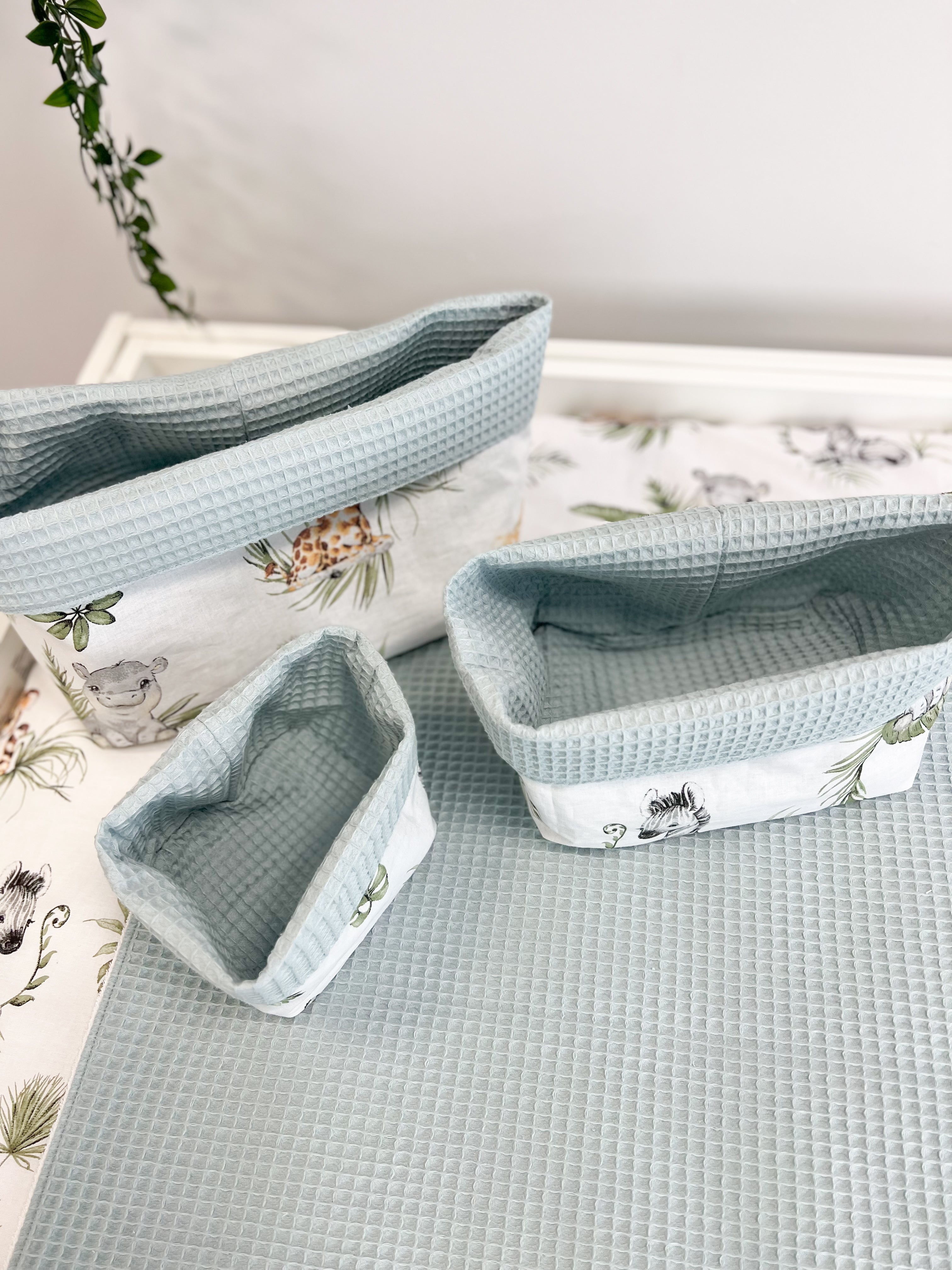 Cotton changing pad - Safari with light sage green