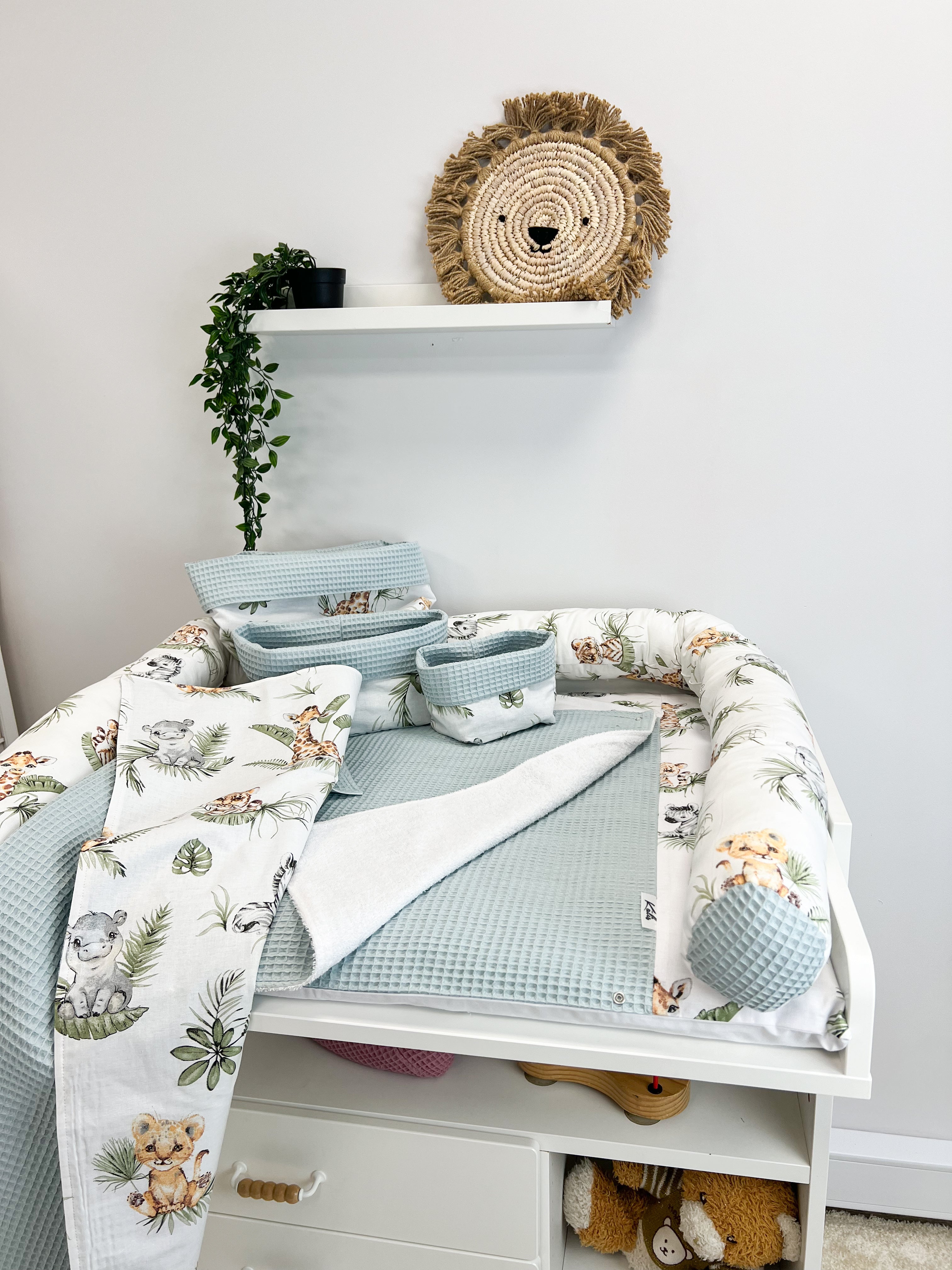 Cotton changing pad - Safari with light sage green