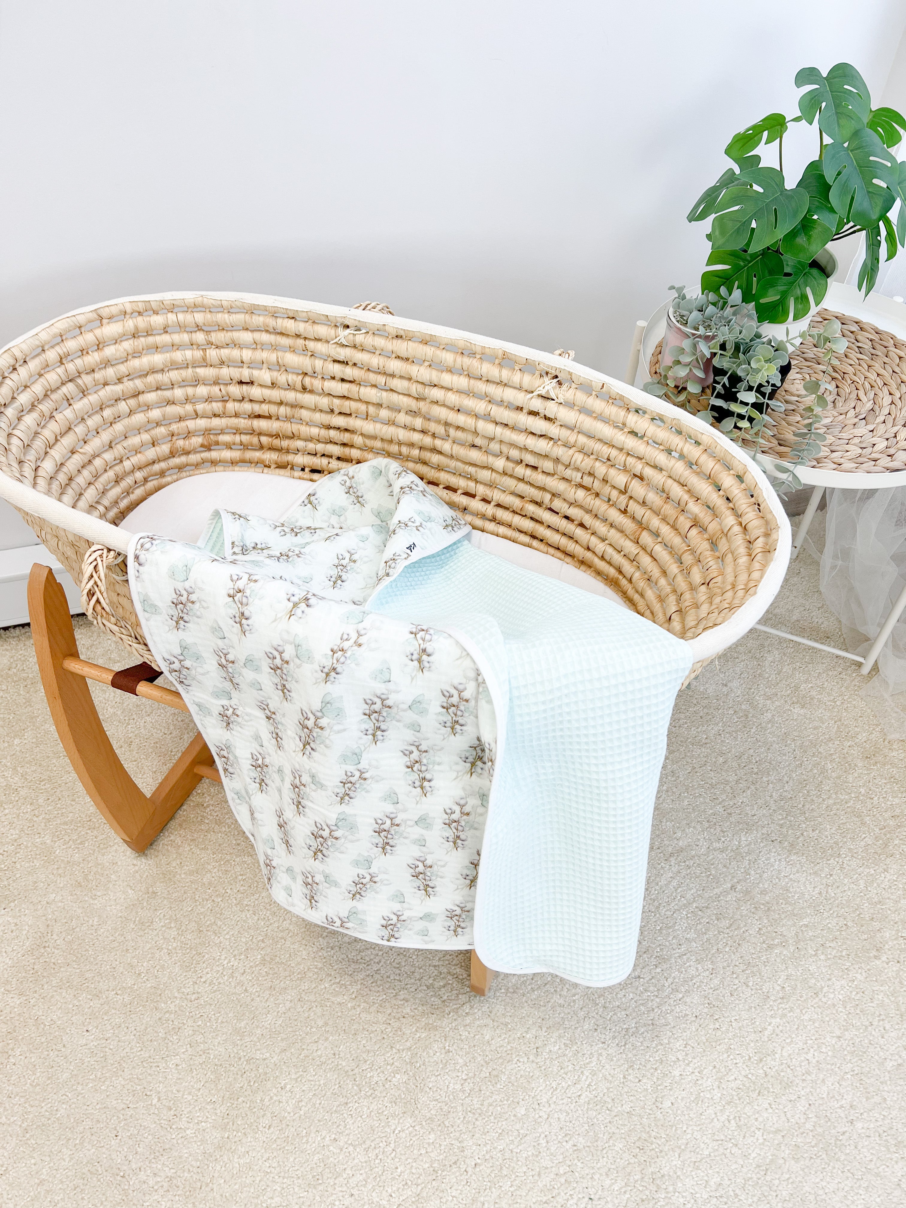Cotton blanket "Eucalypt flowers"