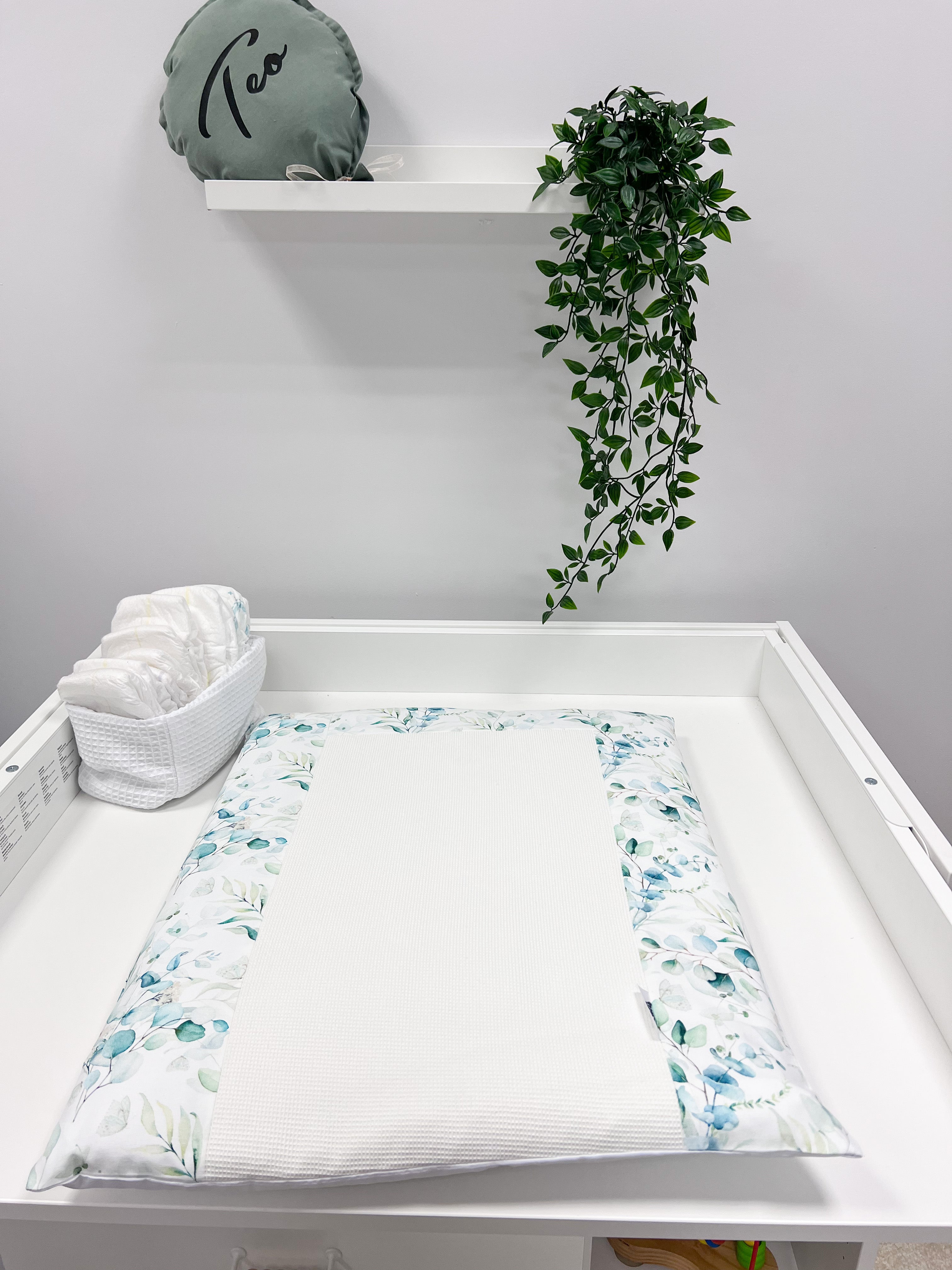 Cotton changing pad - White eucalyptus