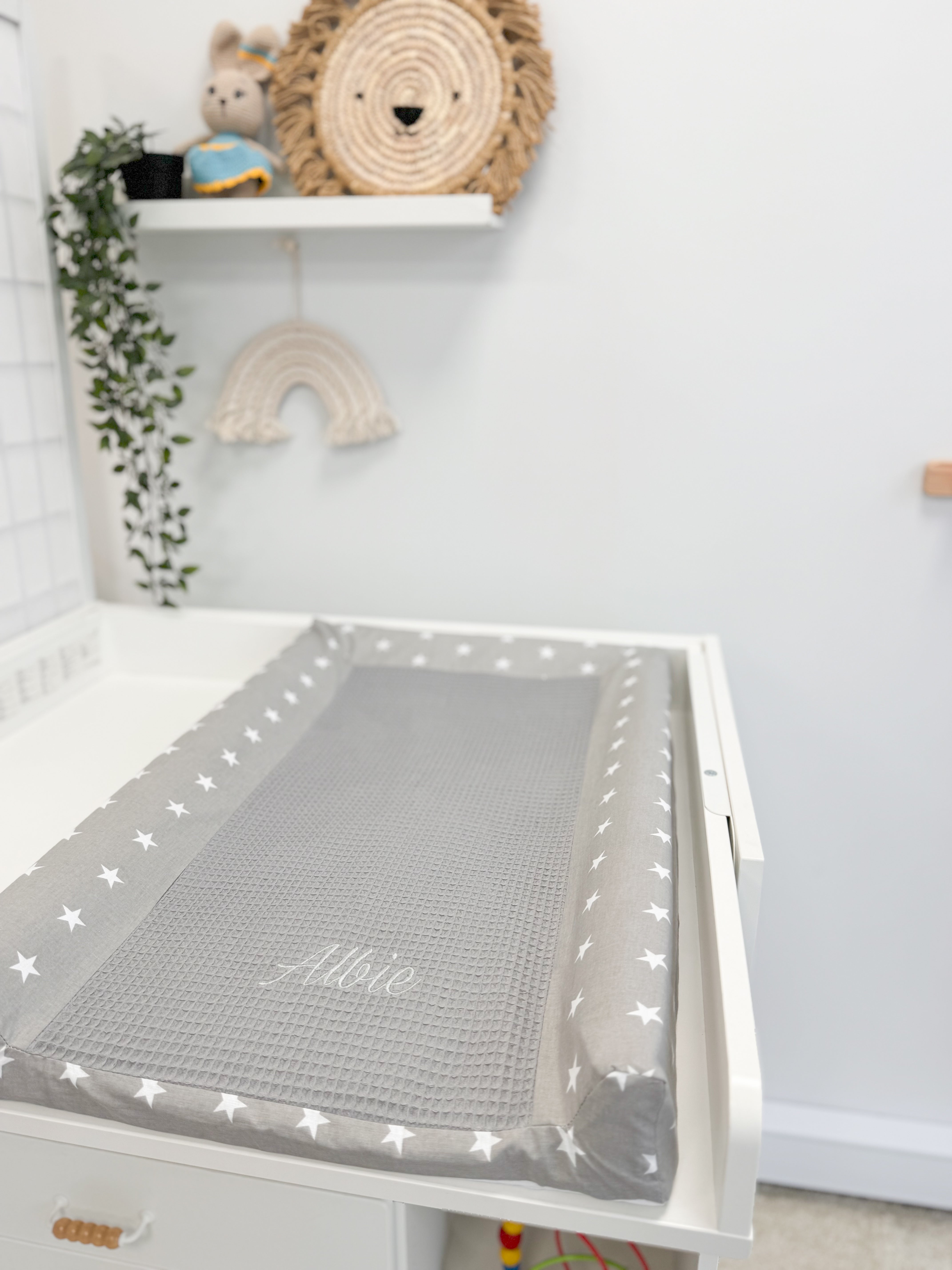 Changing pad cover - Gray Stars
