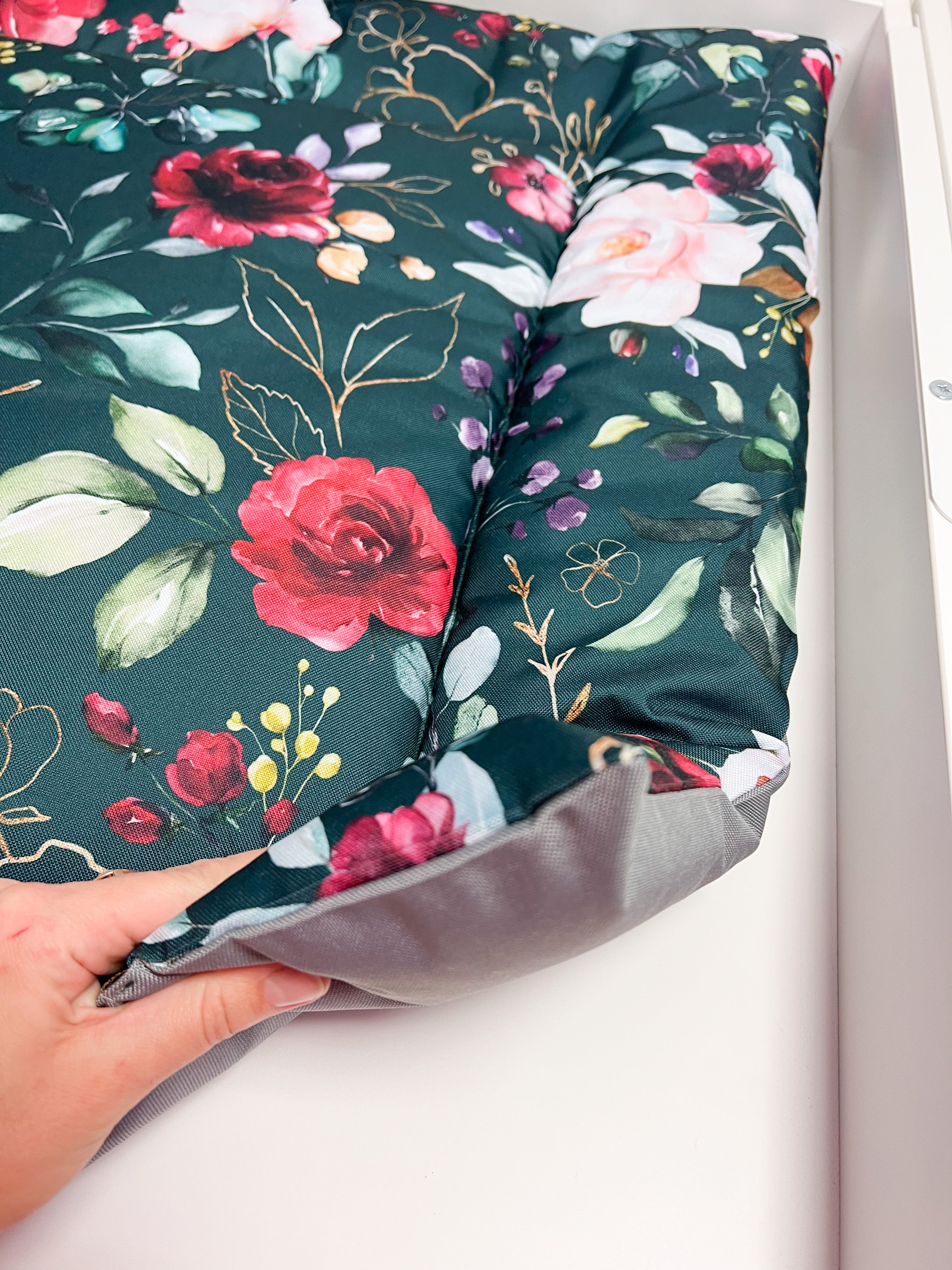 Water-resistant changing pad - Rich flowers