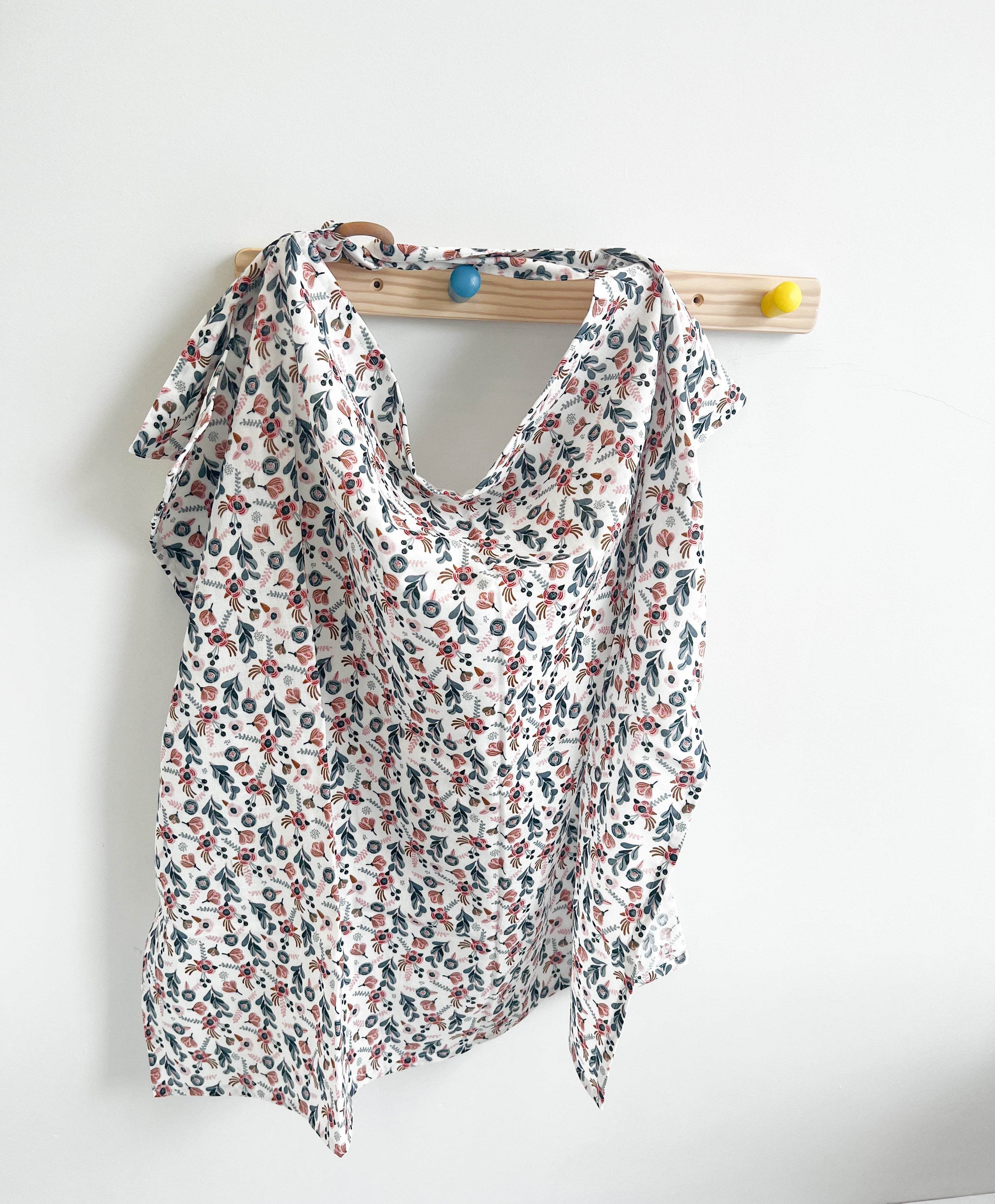 Breastfeeding cover- White flowers