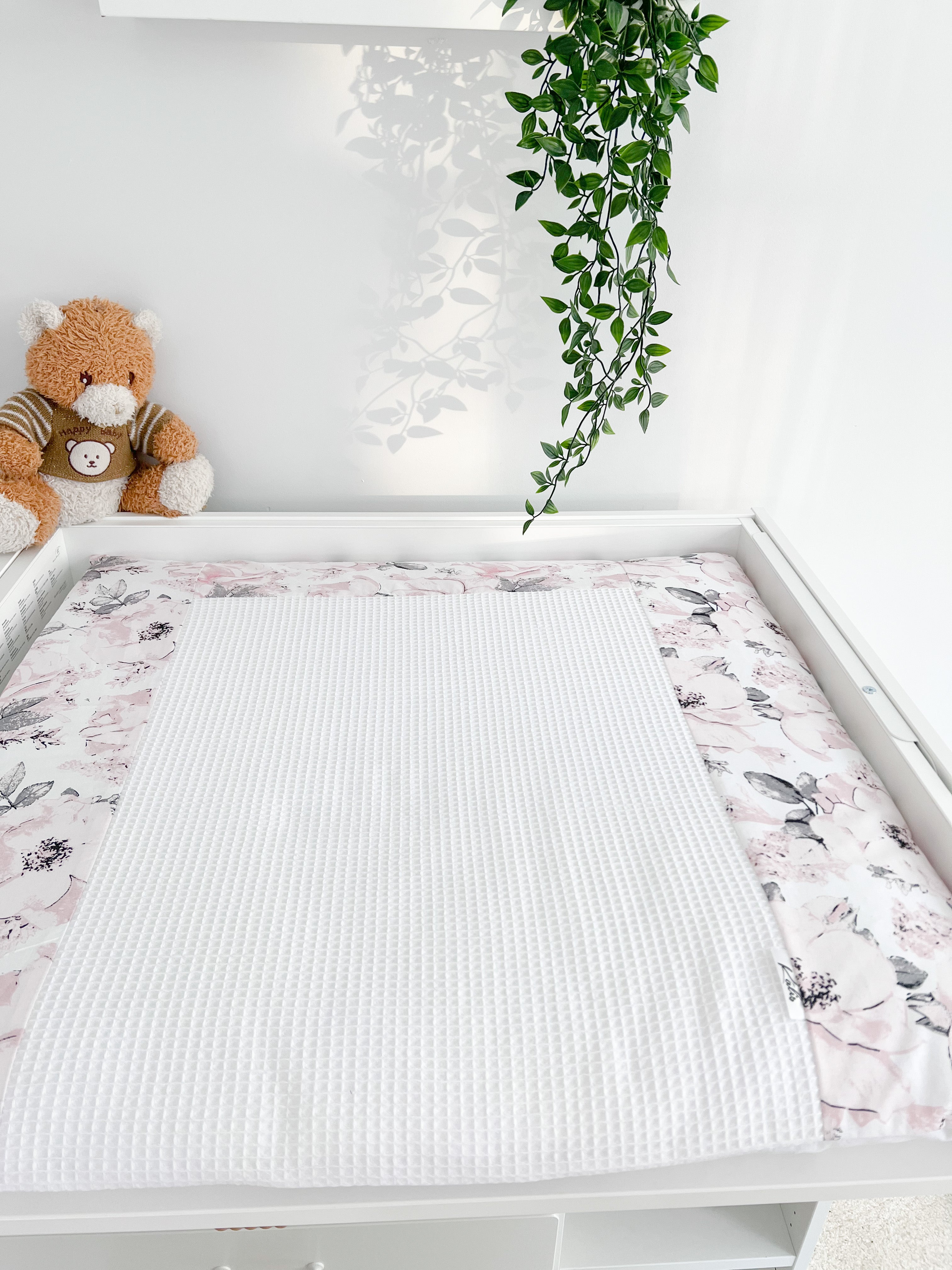 Cotton changing pad - Gray flowers
