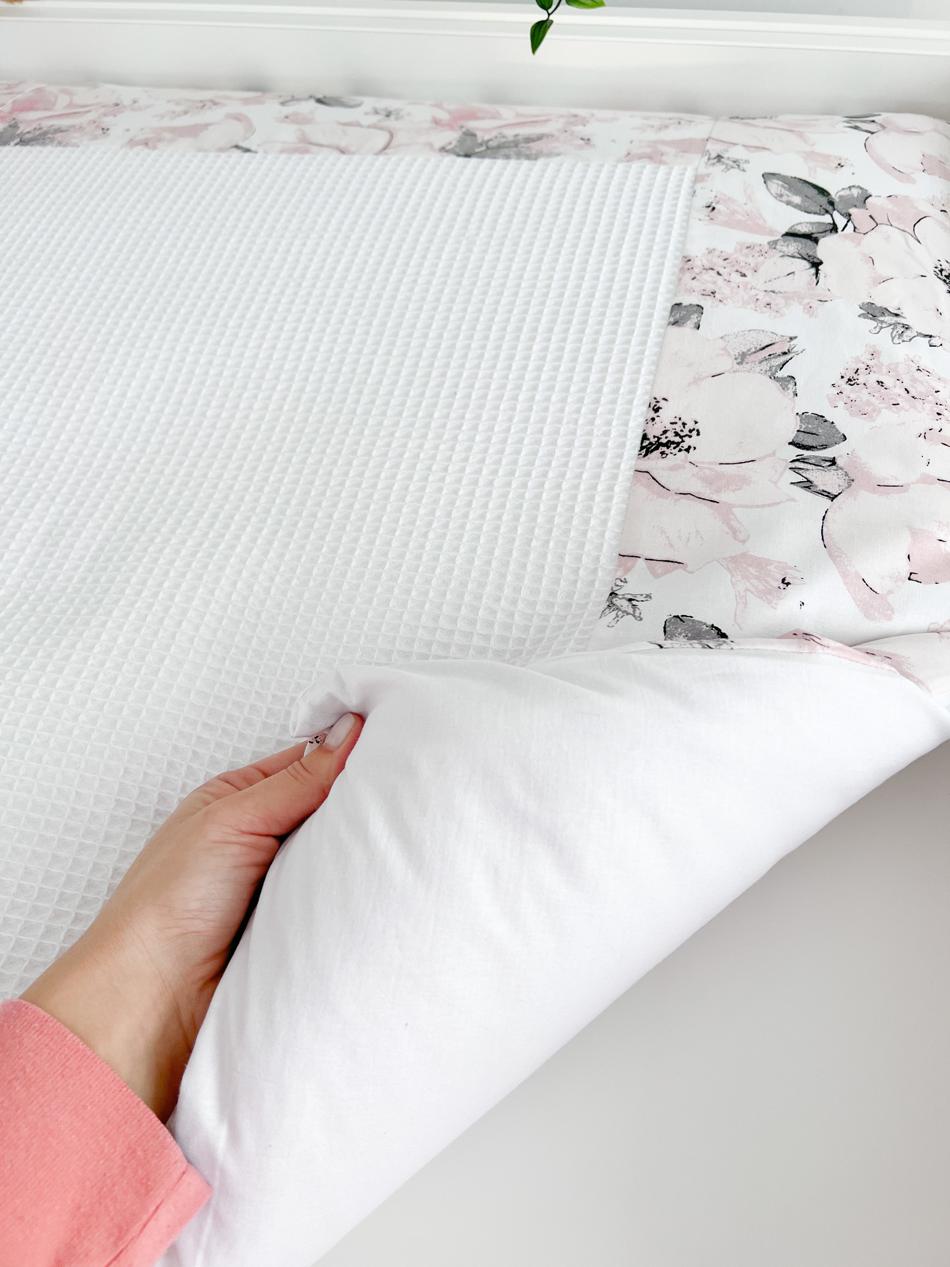 Cotton changing pad - Gray flowers