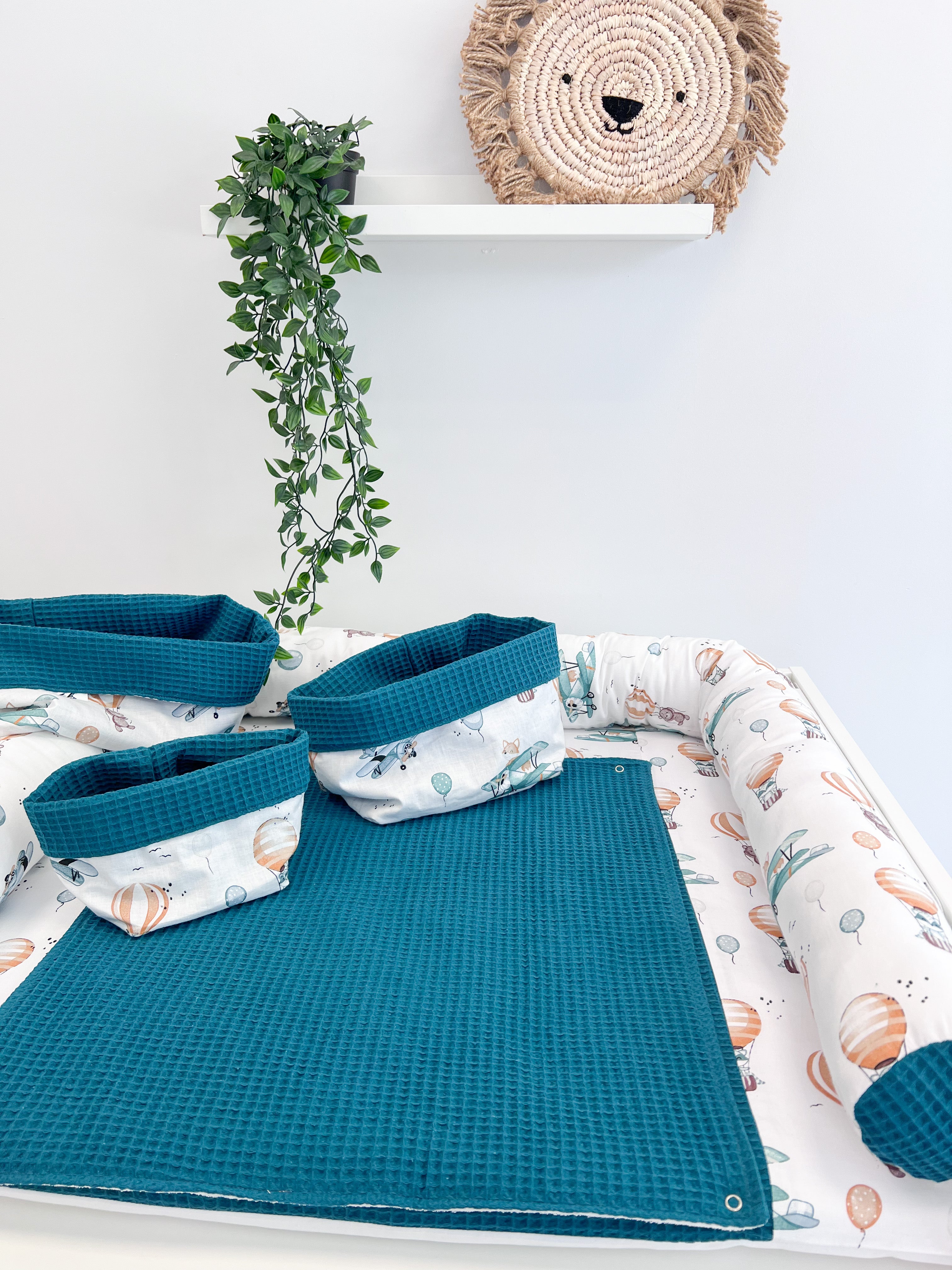Cotton changing pad - Balloons in petrol blue