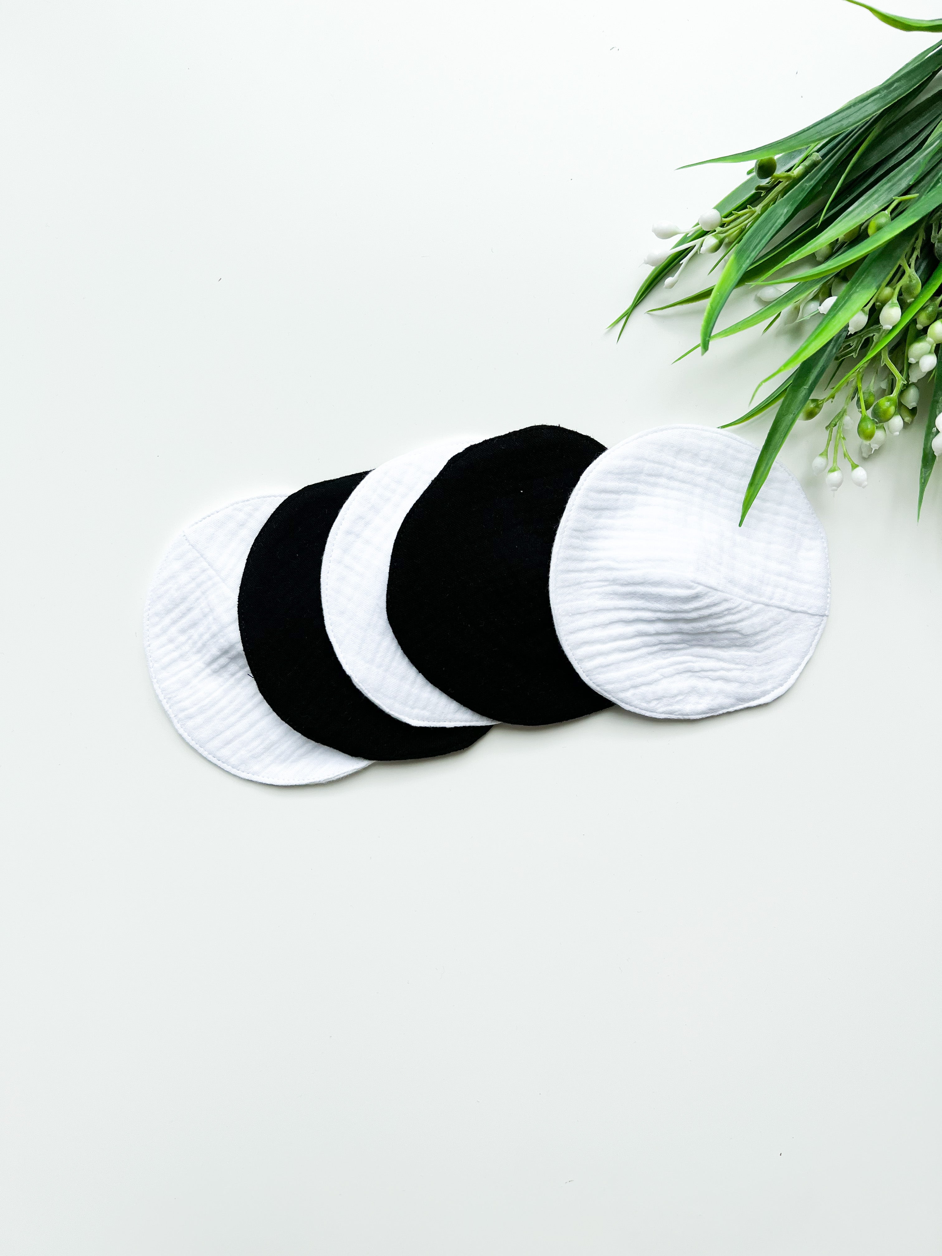 Krūts barošanas ieliktnīši - Balti