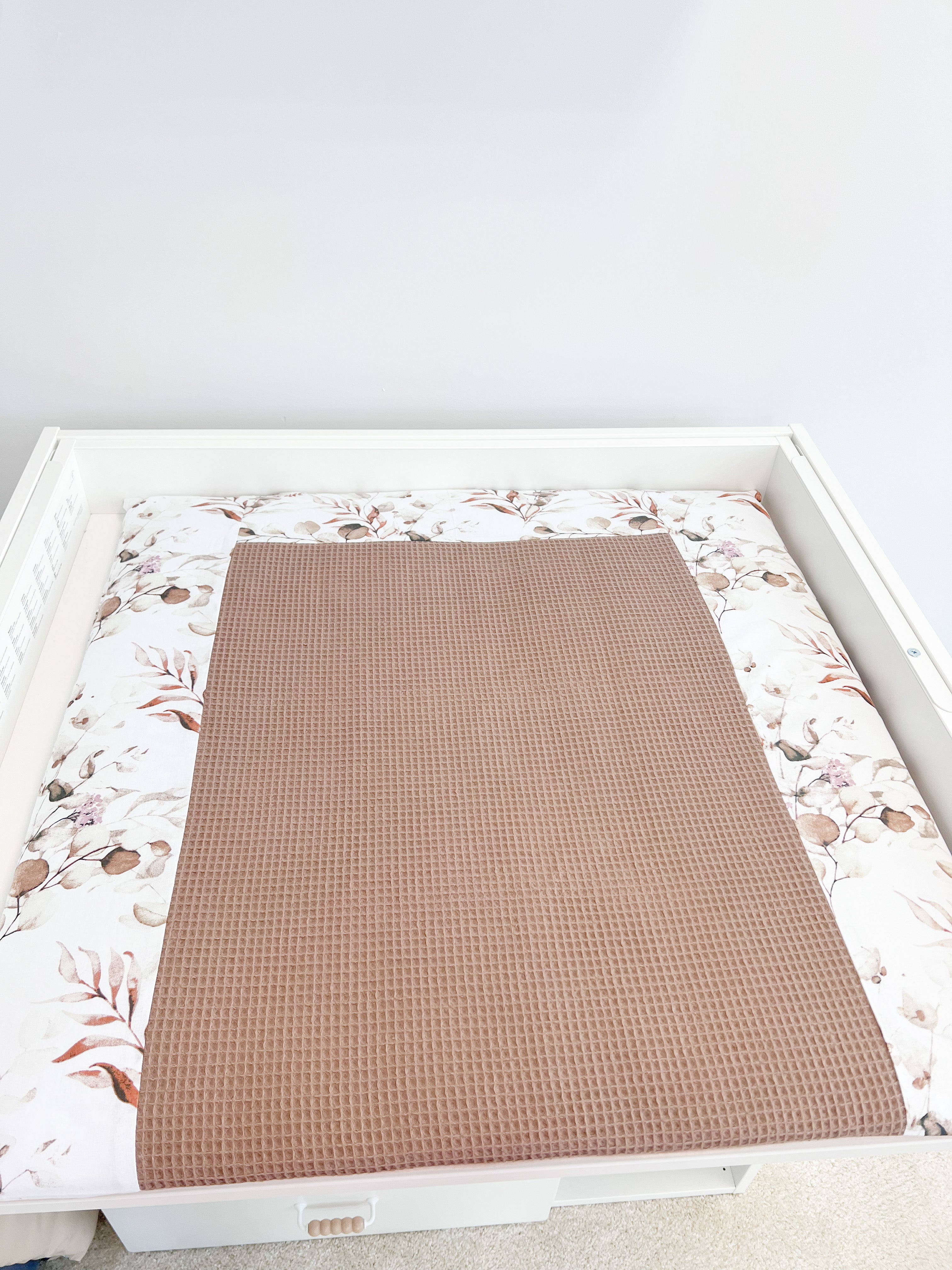 Cotton changing pad - Brown eucalyptus