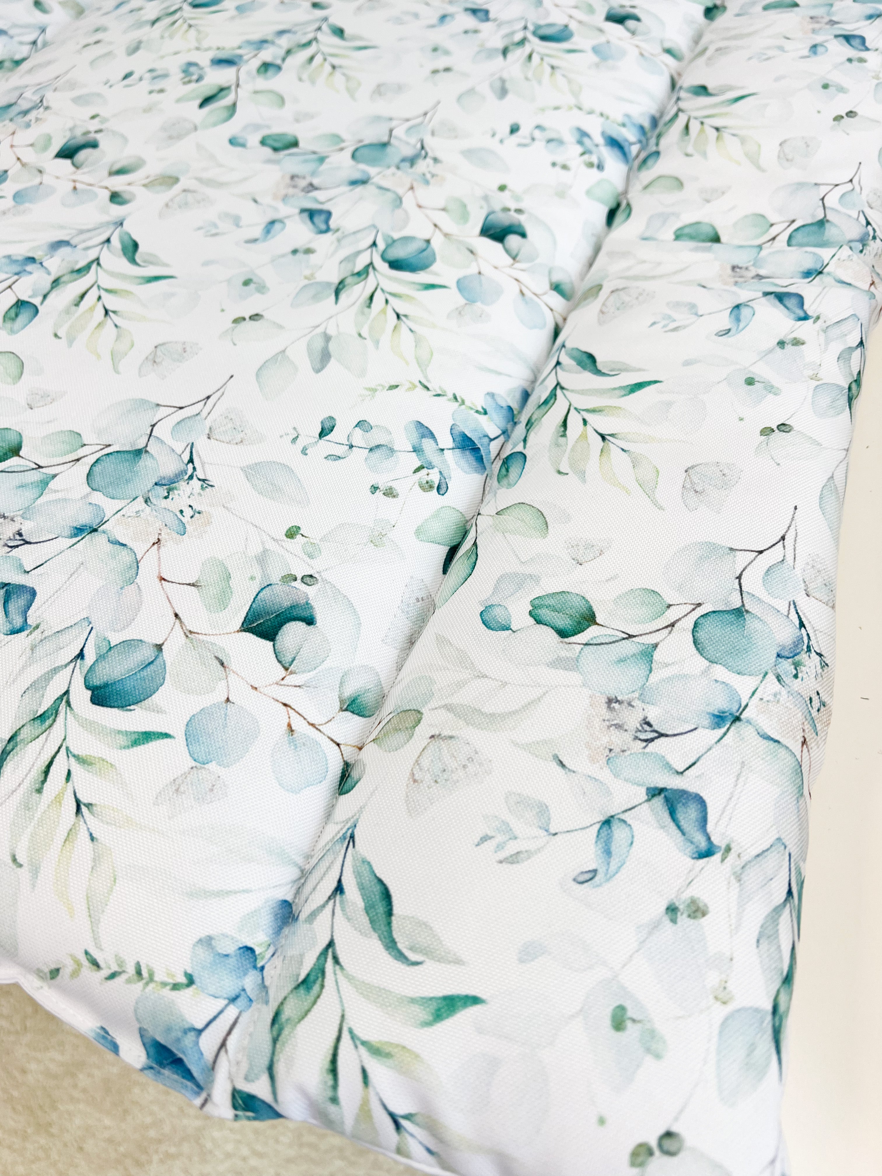 Ūdensizturīga pārtinamā virsma - Eikalipts