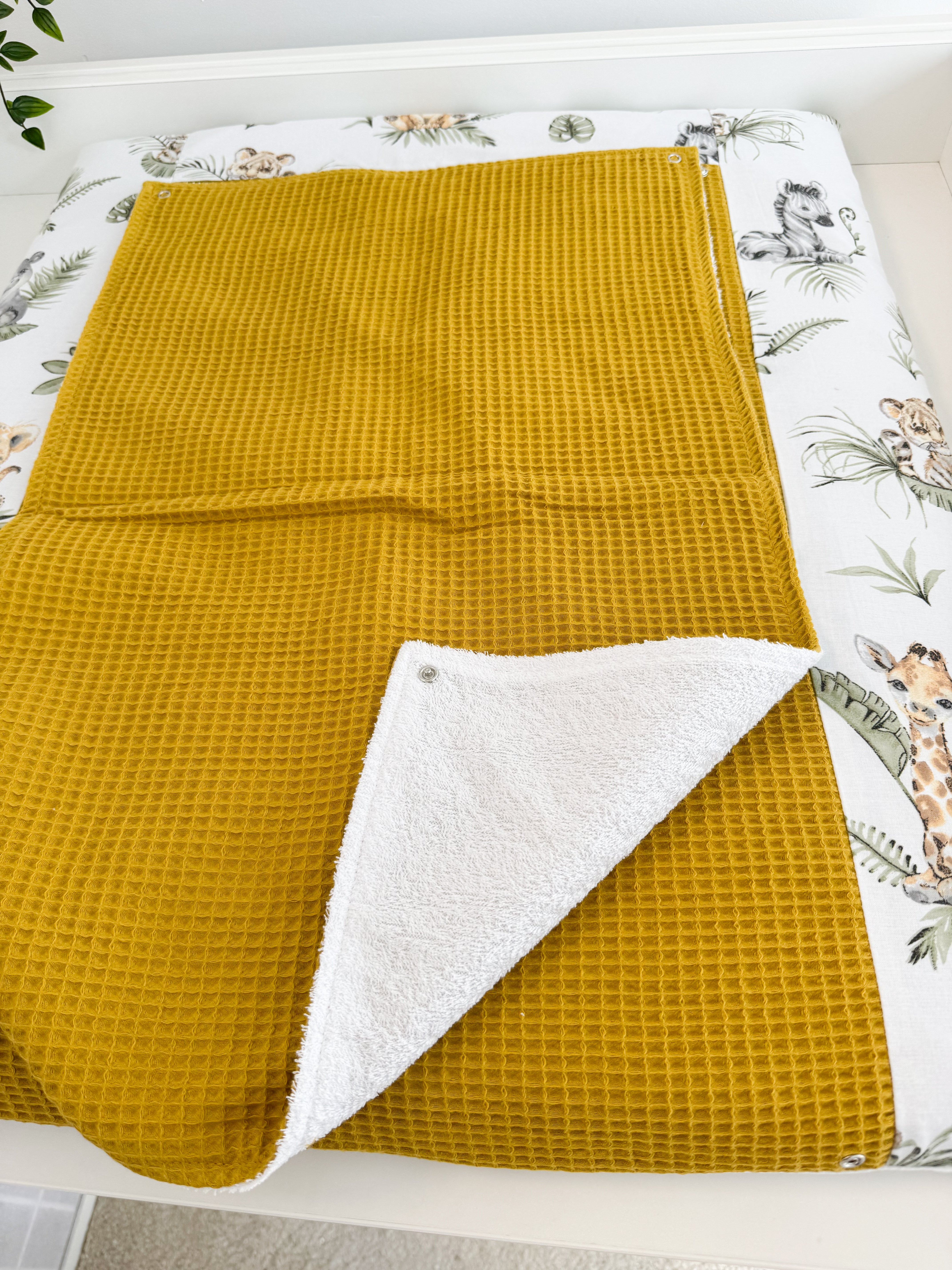 Cotton changing pad - Safari with mustard yellow