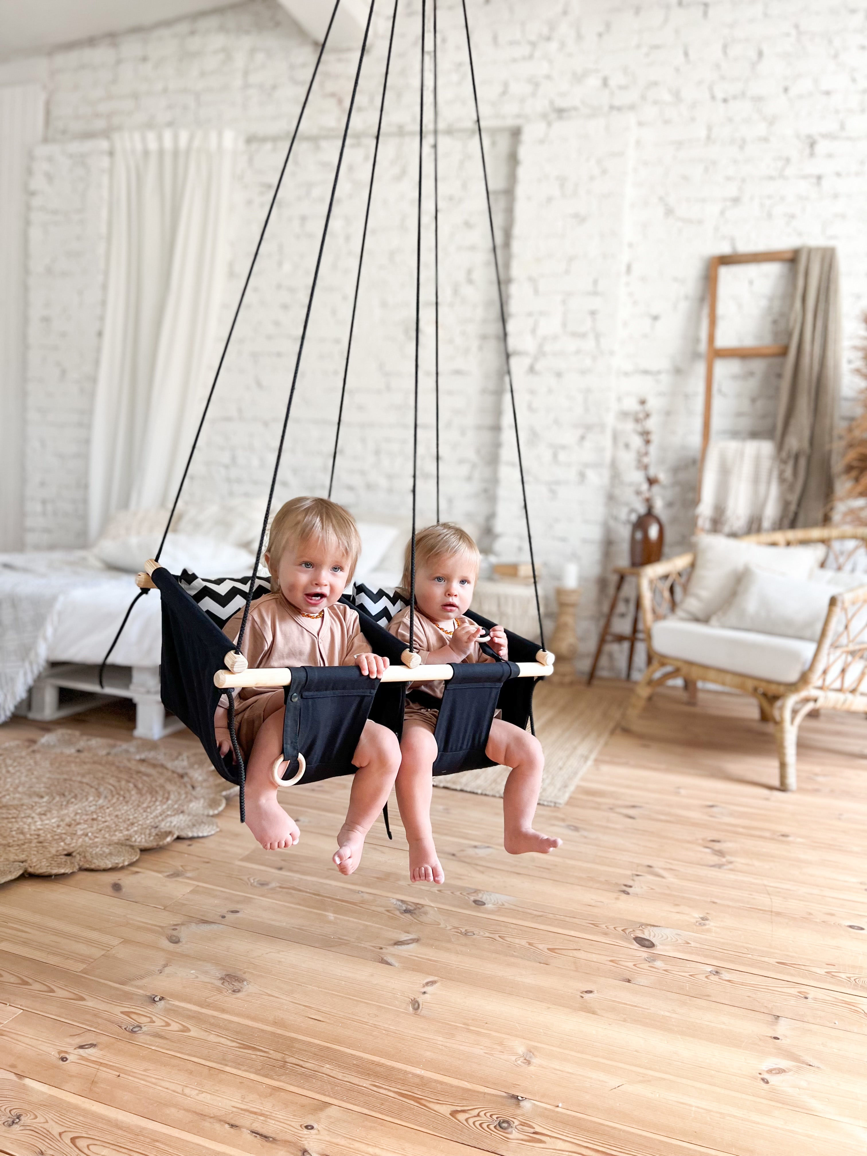 Twin Swing "Ilusion"