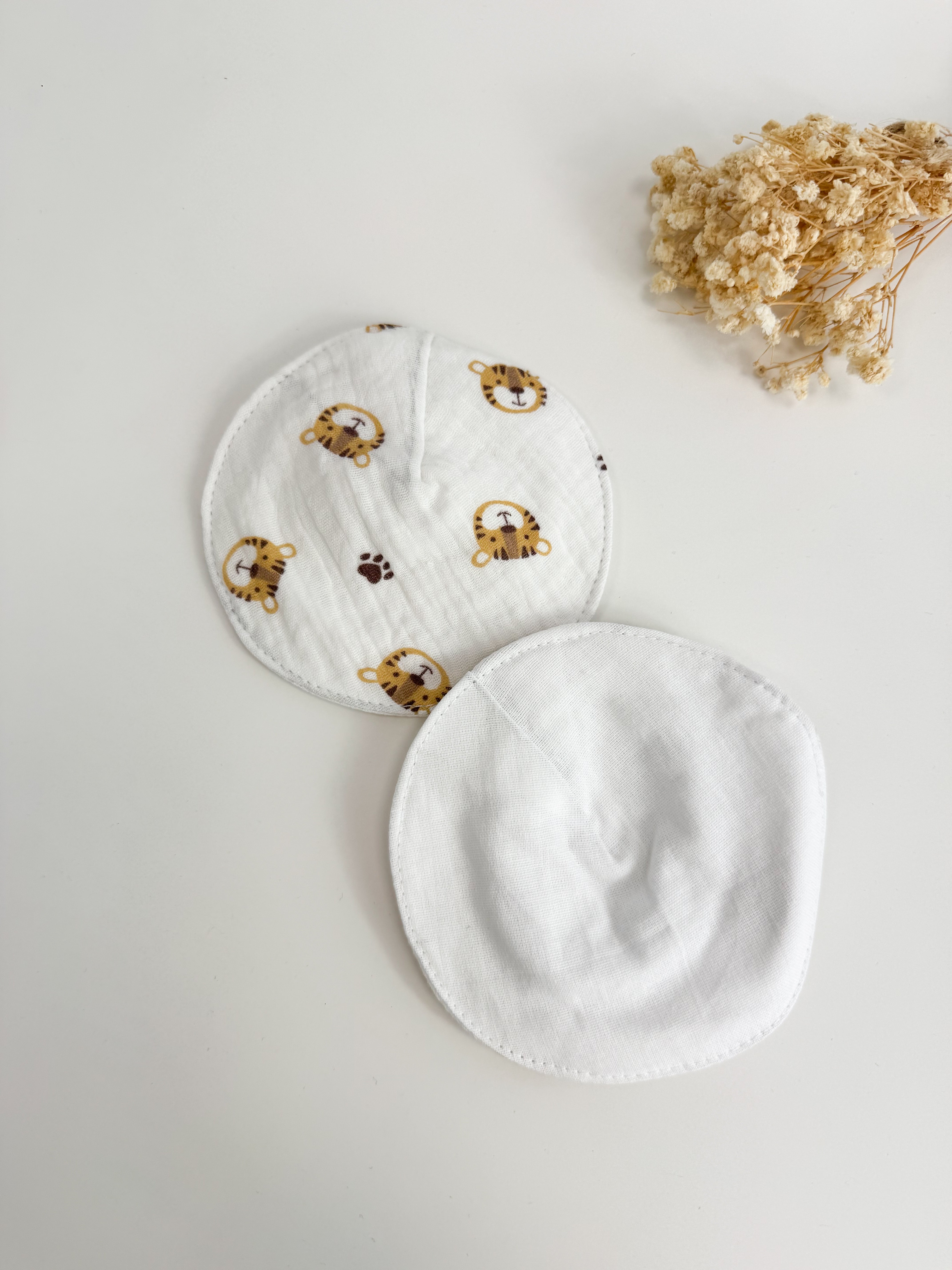 Krūts barošanas ieliktnīši -Lauvas