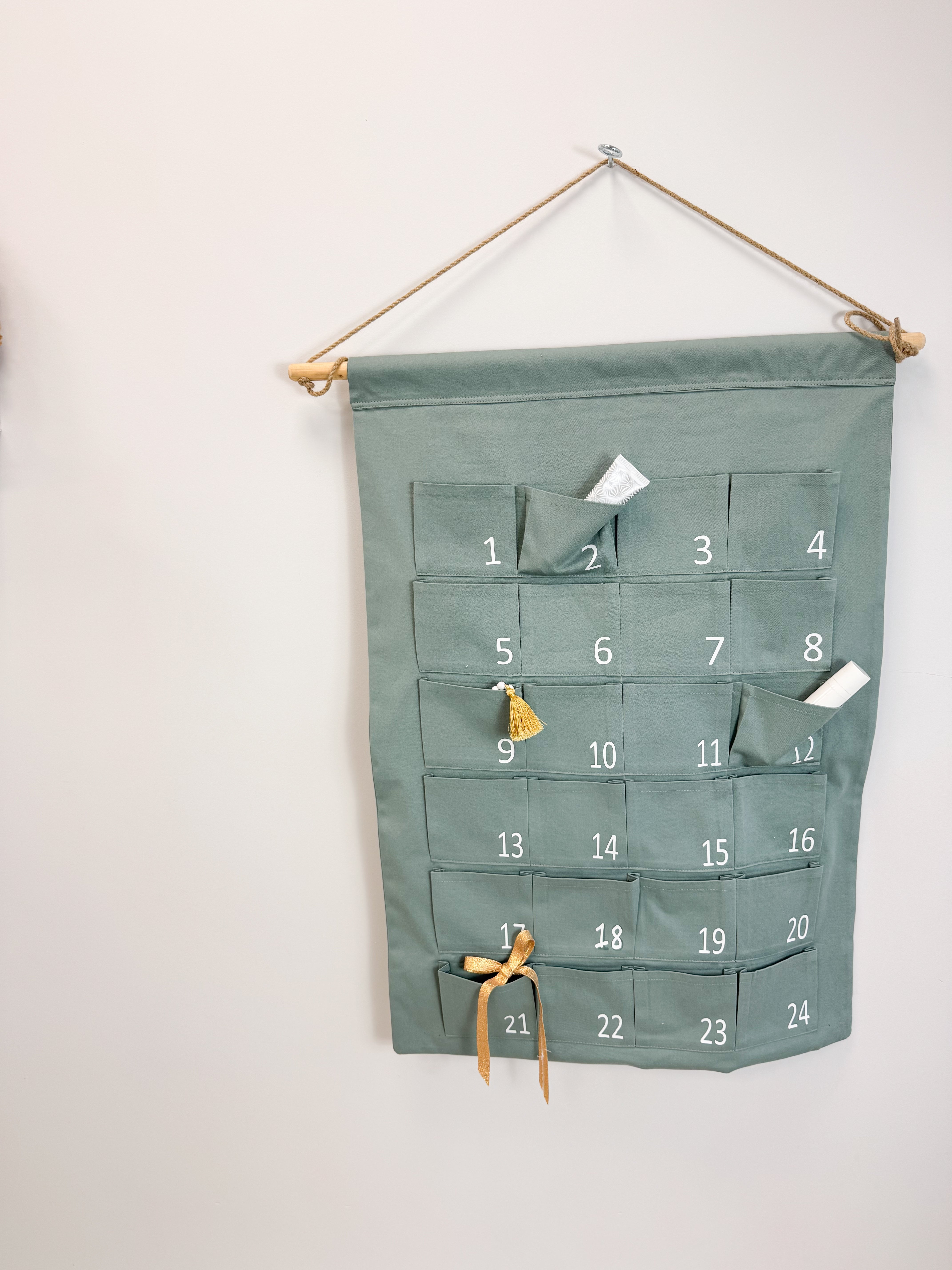 Adventes kalendārs - vienkrāsu