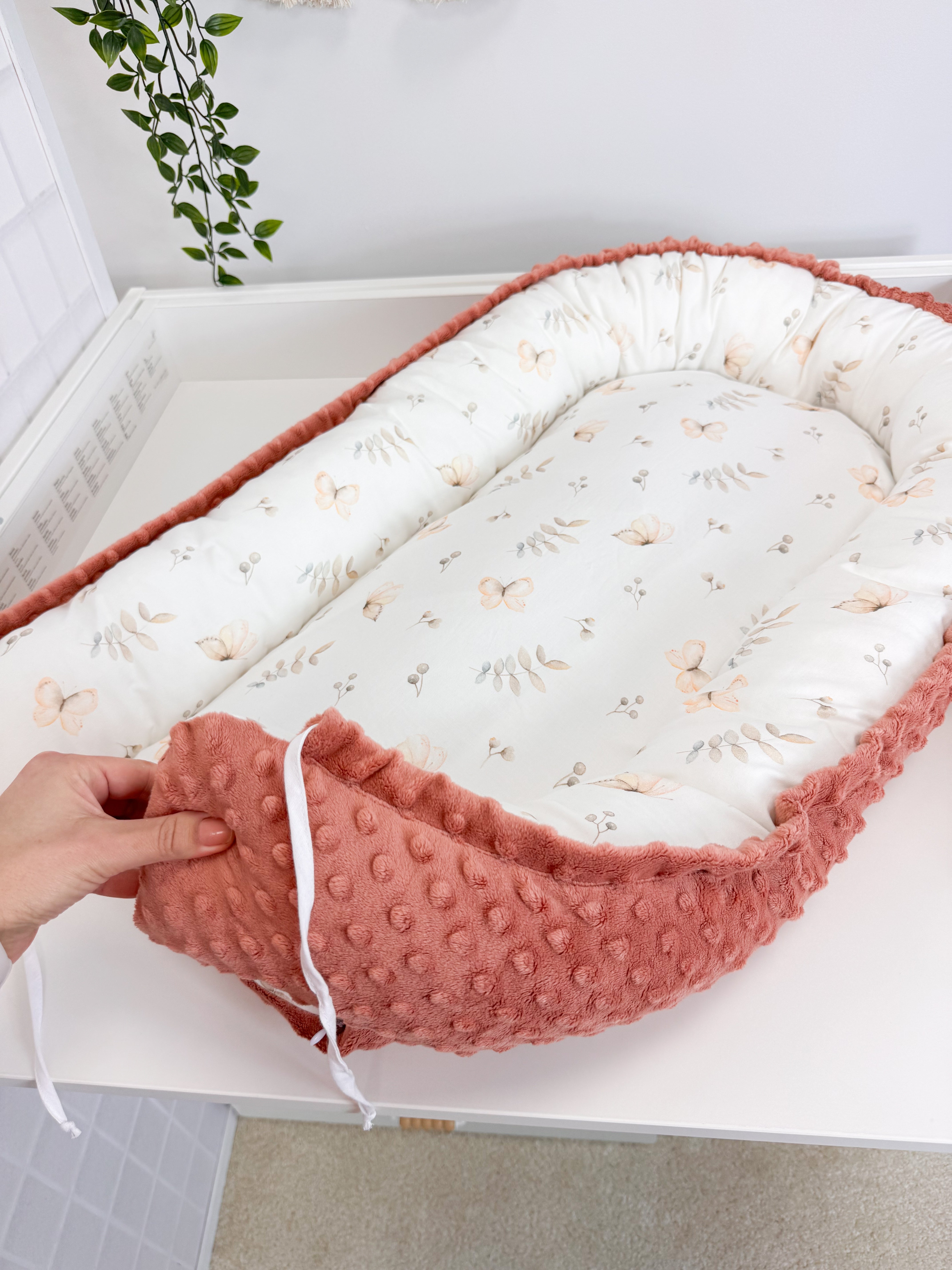 Baby lounger / baby sleeping nest