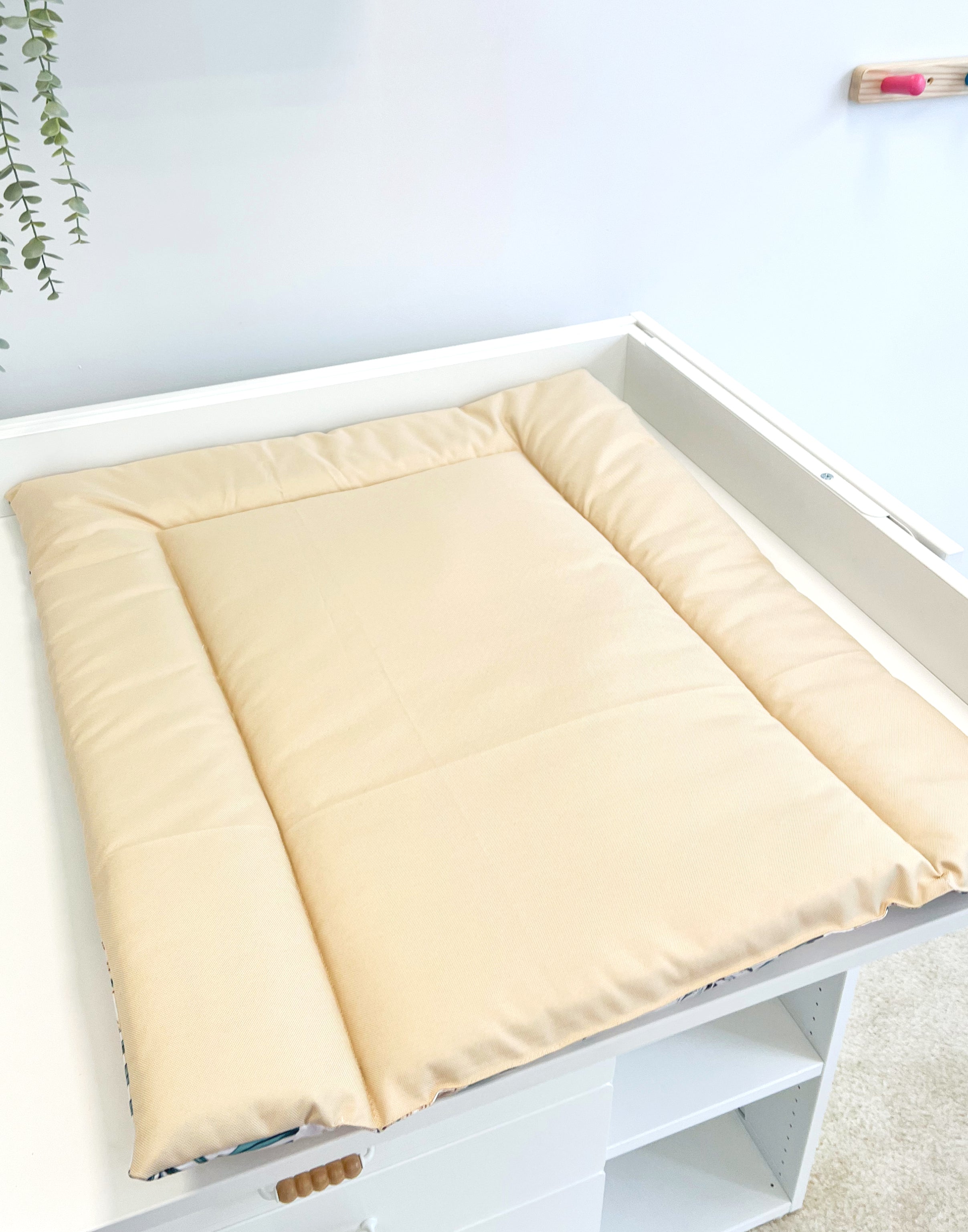 Water-resistant changing pad - Solid color